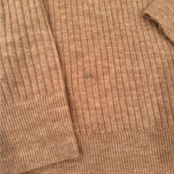 H&M OVERSIZED SWEATER - Picture 7 of 7